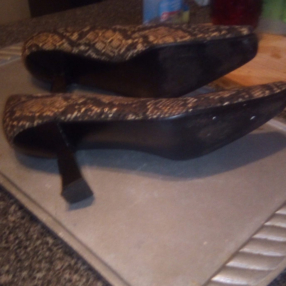 Shoes - Picture 2 of 3